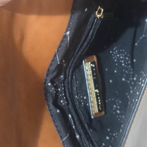 Brown and Cream Floral Pattern Clutch - Picture 4 of 8